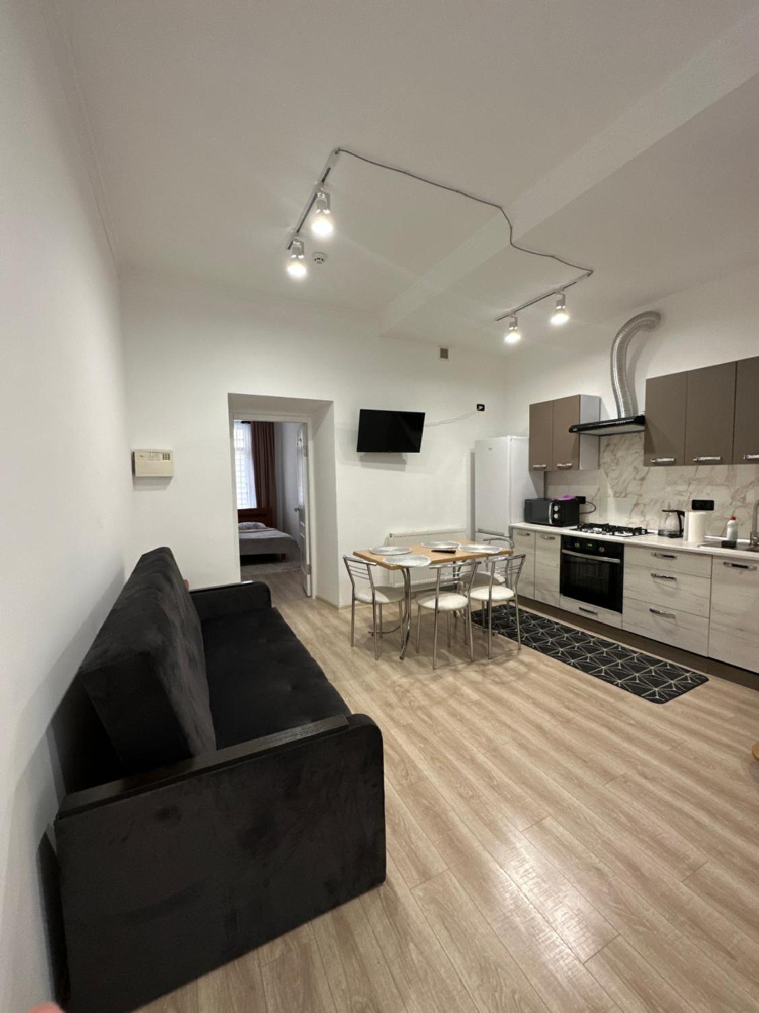 Levvv Apartment Лвив Екстериор снимка