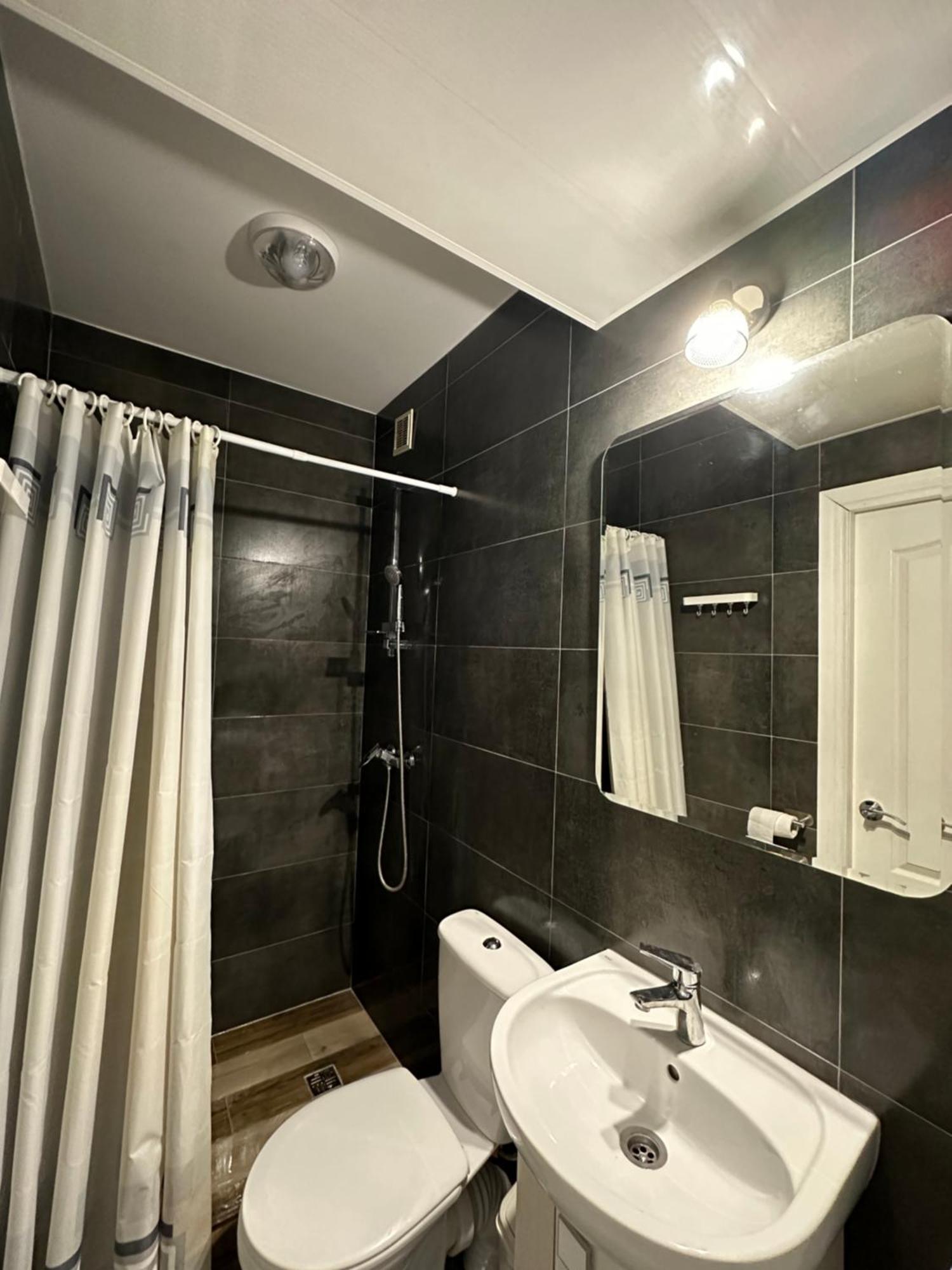 Levvv Apartment Лвив Екстериор снимка