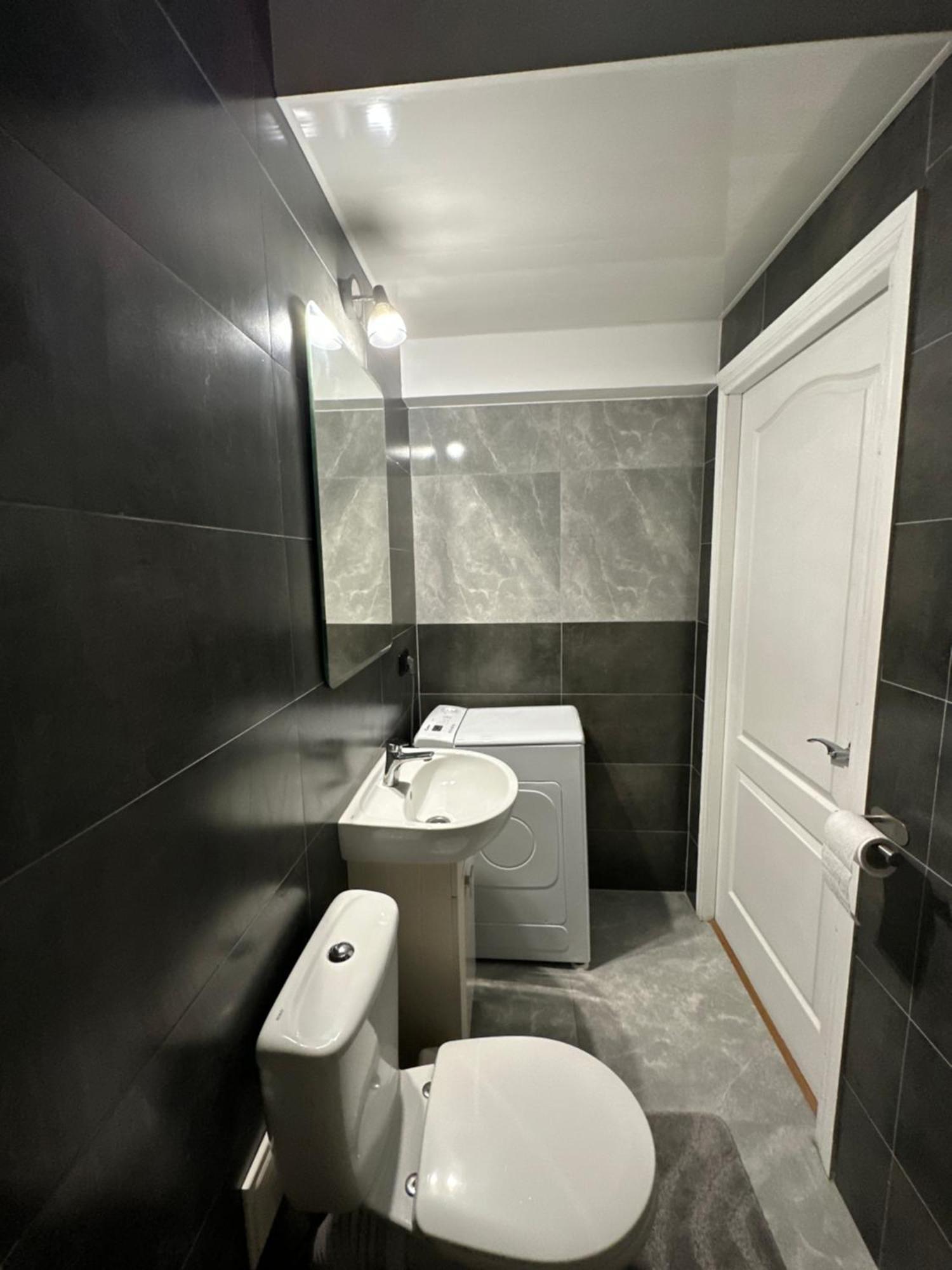 Levvv Apartment Лвив Екстериор снимка